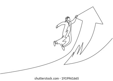 Una línea continua dibujando a un joven trabajador árabe guapo sosteniendo sobre el símbolo de flecha volando hacia arriba. Exitoso concepto minimalista de business manager. Ilustración gráfica del vector de diseño de líneas simples de moda