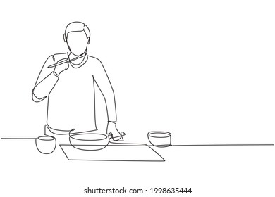 Continuous One Line Drawing Young Handsome Male Mixing Tomato Sauce, Tasting, And Relish Meal With Wooden Spatula. Prepare Food At Cozy Kitchen. Single Line Draw Design Vector Graphic Illustration