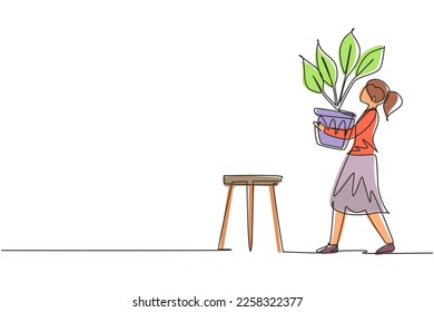 Una línea contínua dibujando a una joven en un acogedor cuarto sostiene una olla con planta en las manos. Cultivar y cuidar plantas de la casa. El jardín se encarga de los jardines. Ilustración vectorial de diseño de líneas simples