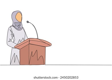Continua línea que dibuja a una joven empresaria árabe hablando en el podio. Anunció una mejora considerable del balance empresarial. Un discurso divertido para todas las partes. Ilustración vectorial de diseño de dibujo de una sola línea