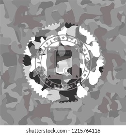 contract icon on grey camo pattern