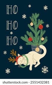 Banner de Natal desenhado à mão do vetor de contraste com gato bonito vestindo galhadas de rena, pinheiro pequeno decorado, flocos de neve e texto Ho Ho Ho no fundo escuro. Perfeito para cartões de férias e desenhos