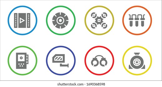 conjunto de iconos de control. 8 iconos de control rellenos.  Iconos modernos sencillos, como: Vídeo, grabador, rueda, espejo retrovisor, dron, esposas, filtro