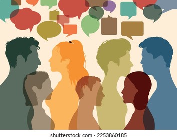 Conversación y comunicación entre diversos grupos. Empresarios con burbujas de palabras de diferentes culturas. Una expresión de opiniones, evaluaciones y comentarios. Ilustración vectorial	