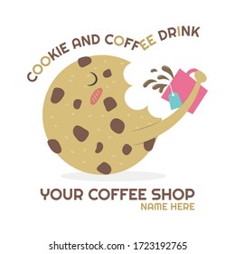 Cookie y café adorable logo.Dibujo ilustrativo del vector de café tomado por cookies aislado en fondo blanco. Bonito logo pastel. 