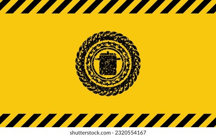 Kochtopf Symbol schwarze Grunge Emblem, gelbes Warnzeichen. Vektorgrafik. Detaillierte Angaben. 
