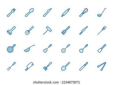 Juego de iconos de línea de software de cocina. Equipamiento de cocina - tenedor, cuchillo, cuchara, martillo, cuchara, cornudo, ilustración vectorial mínima. Simple señal de contorno de los utensilios de cocina. Color azul, trazo editable