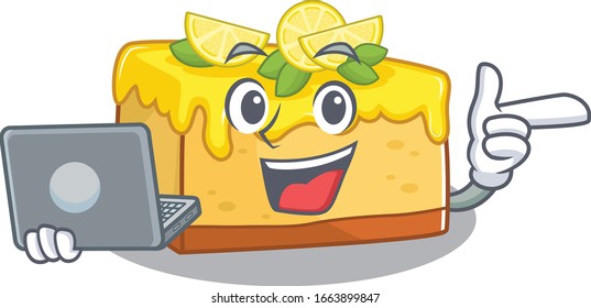 Cool Charakter Zitronenkäse, die mit Laptop arbeiten