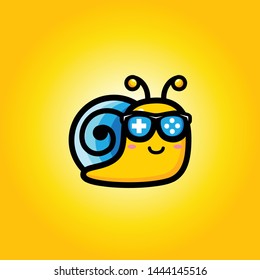 COOL GAMER SNAIL DESIGN VECTOR MASCOT.