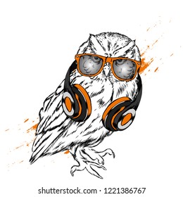 Cool owl with glasses and headphones. Vector illustration. Hipster bird. Hand-drawn.