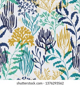 Coral reef seamless pattern. Kelp laminaria seaweed algae background. Organic botanical pattern. Red Sea coral reef branches and bushes cartoon. Aquatic plants repeating vector background.