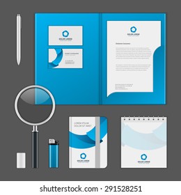 Plantilla de identidad corporativa con logotipo. Ilustración vectorial de objetos empresariales