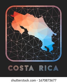 Costa Rica Karte Design. Vektorillustration Low-Poly-Karte des Landes. Costa Rica Symbol im geometrischen Stil. Die Landform mit mehrfarbigem Farbverlauf und Mesh auf dunklem Hintergrund.