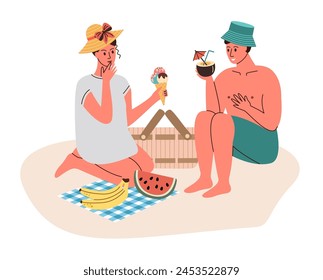 Pareja enamorada haciendo picnic junto al mar. Jóvenes sentados, relajados, comiendo hielo y tomando cócteles.