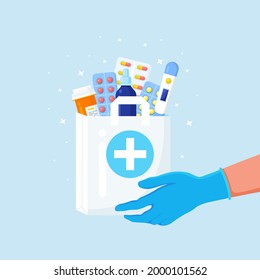 Manos de mensajero en guantes desechables sostienen bolsa de papel con botella de pastillas, medicinas, medicamentos, termómetro dentro. Servicio de farmacia de entrega a domicilio. Ilustración del vector