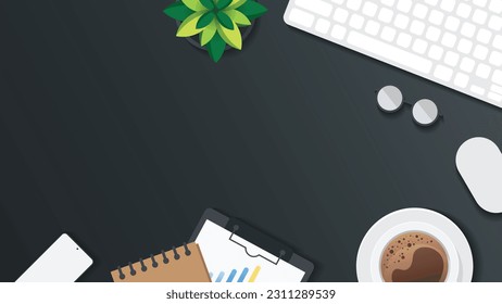 Portada y banner del escritorio con gadget. Vista superior de trabajo en mesa y espacio libre para texto con ordenador, portátil, taza de café, teléfono y papel.