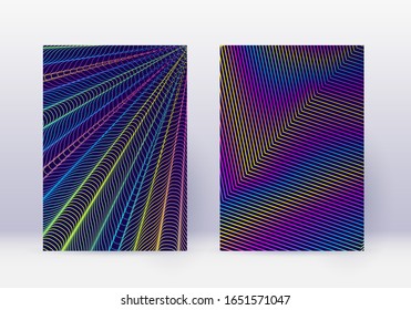 Conjunto de plantillas de diseño de portada. Líneas abstractas y diseño moderno de folletos. Gradientes de medio tono vibrante arco iris sobre fondo azul oscuro. Folleto destacable, catálogo, afiche, libro, etc.