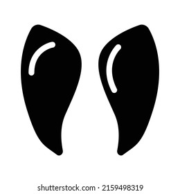 cow farm animal hoof print glyph icon vector. cow farm animal hoof print sign. isolated contour symbol black illustration