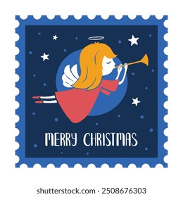 Aconchegante Natal selo postal anjo soprando trompete e "Feliz Natal" letras. Ilustração desenhada à mão plana vetorial em estilo cartoon