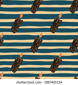 Decoración acogedora, sin fisuras, con la huella de una vela marrón. Fondo de rayas azules de la marina. Fondo decorativo para papel pintado, textil, papel envolvente, impresión de tela. Ilustración vectorial.