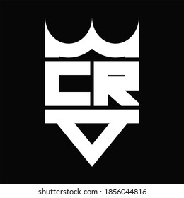 Monograma del logotipo CR con forma de corona aislada en fondo negro