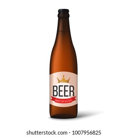  Cerveza de naves. Botella de cerveza realista aislada de fondo blanco. Ilustración del vector