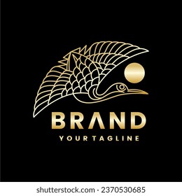 Diseño de la ilustración del logo de Crane bird. Vintage. Fondo negro y gradación de oro