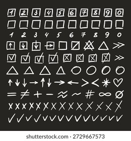 Conjunto de marcas de lápis de cera, desenhos a lápis. Pontuação do giz do doodle, símbolos, setas, marcas de seleção, números e elipses. Símbolos de linhas desenhadas à mão. Ilustração vetorial em fundo preto