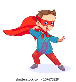 Un muchacho loco de karate vestido como un super héroe está de pie en la postura de la lucha. Graciosa ilustración infantil vectorial aislada.