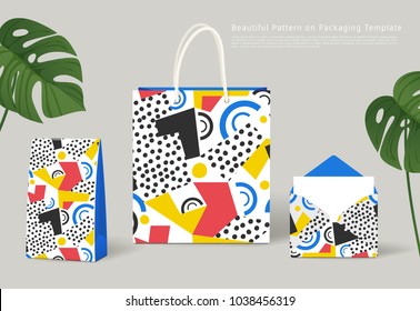 Creaive Pattern on Packaging Template : Paper Bags and Envelope : Vector Illustration