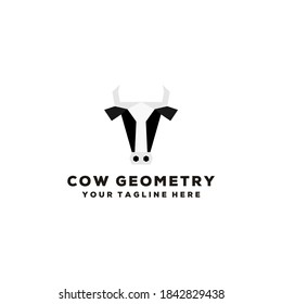 Diseño del logotipo de geometría de vaca creativa