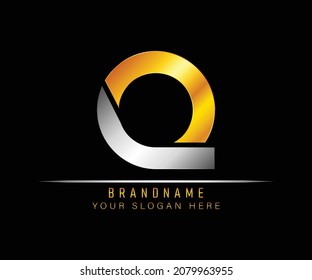 Creativo y elegante diseño exclusivo de color creativo plateado artístico y dorado Q inicial del logotipo del icono del alfabeto. Plantilla de logotipo de letra inicial Q. Plantilla de logotipo Q de lujo.