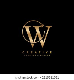 Diseño creativo de letras de oro W con adornos de línea y flores de estilo lujoso. la letra inicial W del logotipo premium es hermosa. adecuado para el logotipo de negocios, empresa, belleza, moda, boutique, hotel, etc