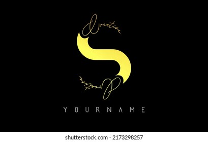 Logotipo creativo de S dorado con cortes y diseño de concepto de texto escrito a mano. Carta con diseño geométrico. Ilustración vectorial con letra y corte creativo.