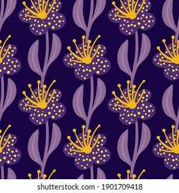 Caricatura creativa dibujada a mano con un patrón impecable con siluetas de flores. Fondo morado. Impresión vintage. Ilustración bursátil. Diseño vectorial para textiles, tela, giftwrap, papel pintado.