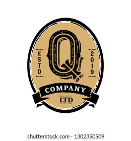 Creative initial letter Q retro vintage hipster and grunge vector logo design template Vector illustration
