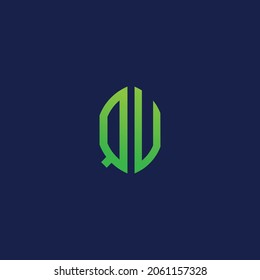 Letras iniciales creativas QU con el logotipo en forma de hoja ecológica.Será adecuado para qué empresa o marca empiezan esas iniciales.