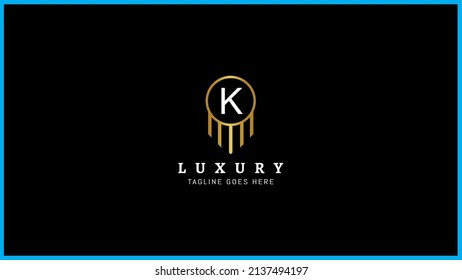 Letra creativa K lujoso diseño del logotipo de construcción de edificios inmobiliarios lineales, letra inicial k icono de monograma de arte de línea dorada, aislado en fondo negro.