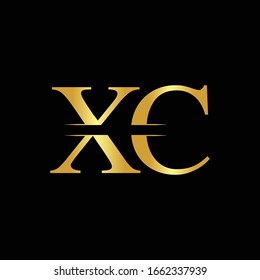 Vector De Logotipo XC Con Color Dorado. Diseño del logotipo XC de la letra abstracta