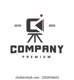 Letras de grabación de video con logotipo creativo C ,icono de vídeo. vector de cámara de vídeo. Símbolo del jugador