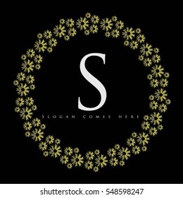 Creative Luxury Letter Logo; Simple and elegant floral design logo; Elegant linear luxury vector logo design