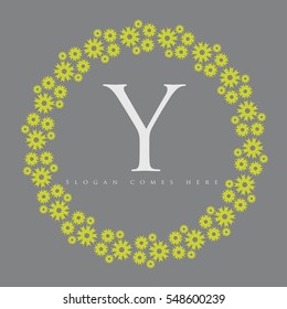 Creative Luxury Letter Logo; Simple and elegant floral design logo; Elegant linear luxury vector logo design