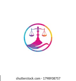 Plantilla de diseño del logotipo del logotipo del signo del equilibrio de la ley de hoja moderna creativa. Conceptos del logo de Green Scales. Firma de leyes con el vector del logo de Leaf