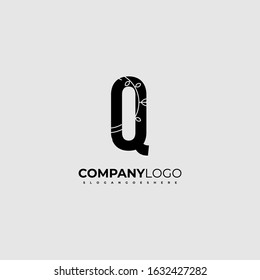 Creative patterned Q logo letter simple design concept in black color vector illustration