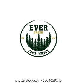 Kreative Kiefern im Freien Abenteuerlager. Forest Vintage Retro rustikale Hipster Logo Design-Idee