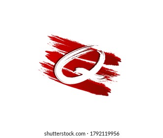 Creative Q Letter Logo in Red Strips Grunge Splatter Element. Retro Rusty logo design template.