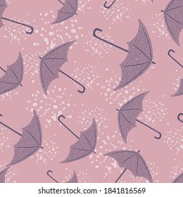 Temporada creativa, patrón sin fisuras con formas de paraguas morado. Fondo rosa con salpicaduras. Simple ornamento lluvioso. Diseñado para el diseño de tejidos, impresión textil, envoltura, cubierta. Ilustración vectorial.