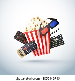 Plantilla creativa para el afiche del cine, pancarta con entradas, gafas 3D, clapboard y palomitas de maíz.