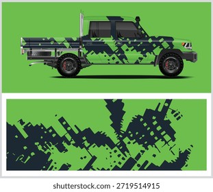 Una camioneta de diseño creativo cuenta con un patrón de camuflaje verde y negro audaz.