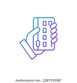 Tarjeta de crédito con mano, icono de gradiente lineal de pago con tarjeta de crédito. Compras, banca en línea, diseño de símbolos financieros.